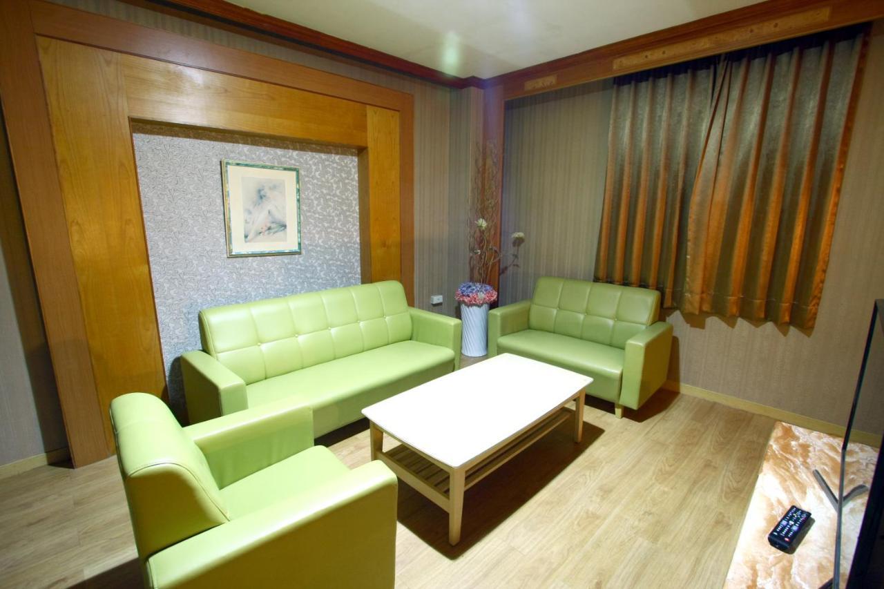 Wen Mei Motel Nantou ภายนอก รูปภาพ