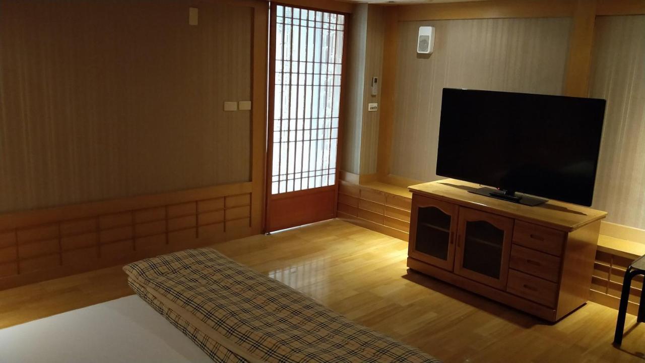 Wen Mei Motel Nantou ภายนอก รูปภาพ