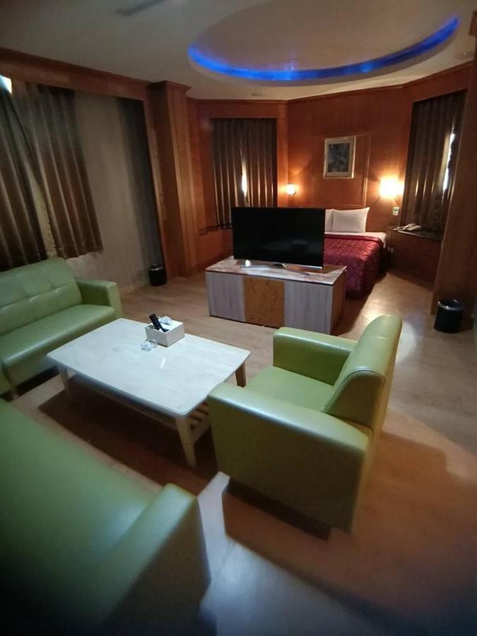 Wen Mei Motel Nantou ภายนอก รูปภาพ